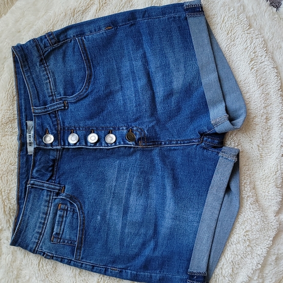American Bazi Pants - AMERICAN BAZI | Hi Waist shorts | M